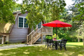 Newly Renovated Carriage House Near Town & Beaches